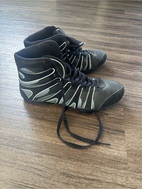 Contender fight sports shoes